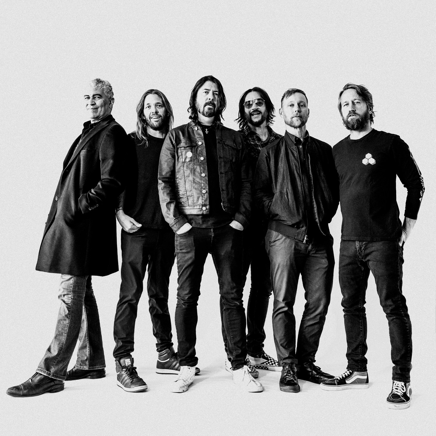 Foo fighters walking. Группа Foo Fighters. Foo Fighters 2021. Foo Fighters 2020. Foo Fighters участники.