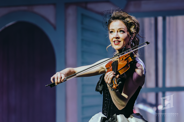 Lindsey Stirling Closes Out Her Snow Waltz Tour in the Windy City